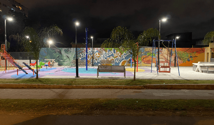 Plaza Bv. Artigas y Colorado