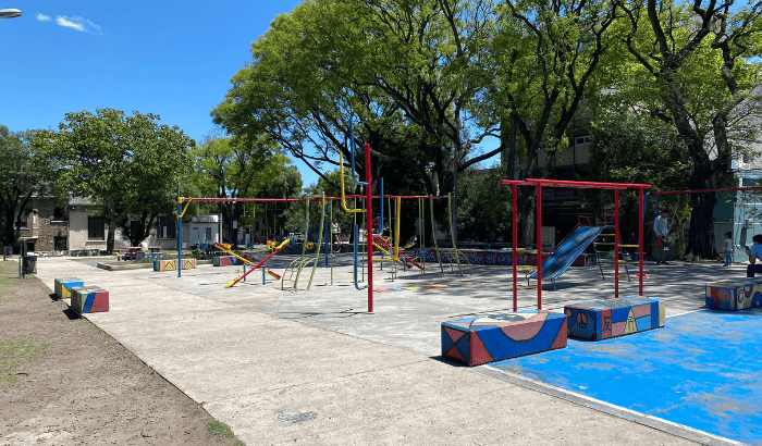 Juegos infantiles de la Plaza de las Misiones