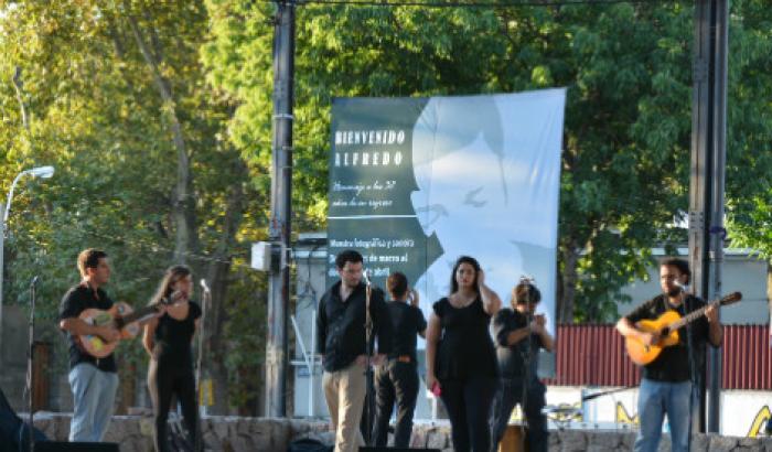 Hijos de Salterain en homenaje a Alfredo Zitarrosa